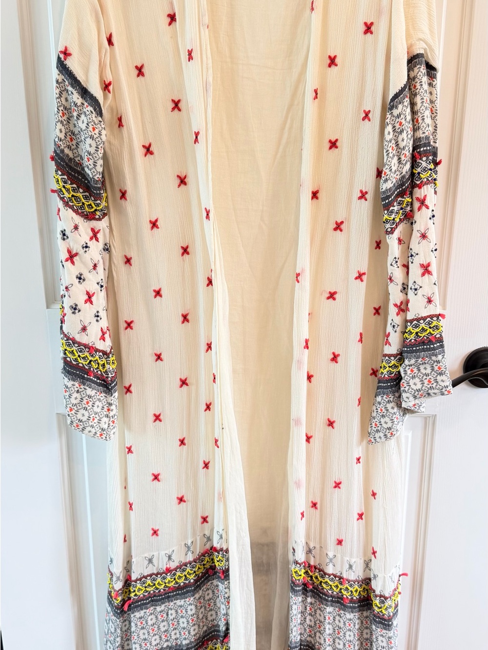 ✨COZY CHIC✨ Lovestitch cream beaded and embroidered duster from Anthropology